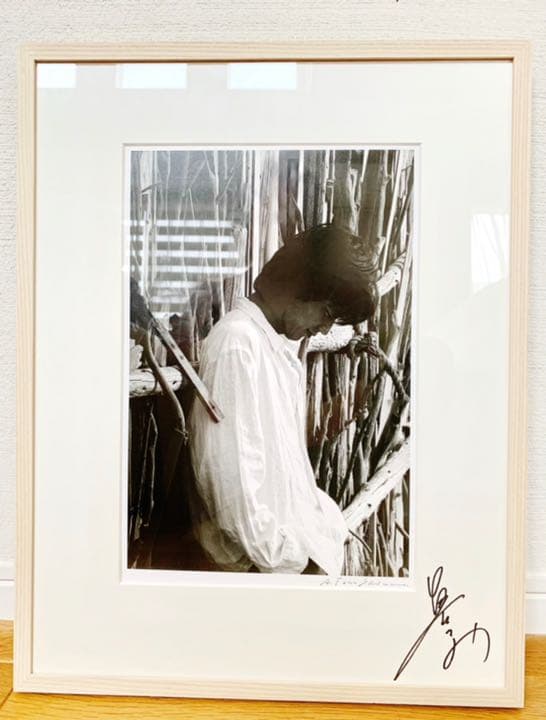【最終値下げ‼︎】大沢たかお　直筆サイン入り　額装付き写真②