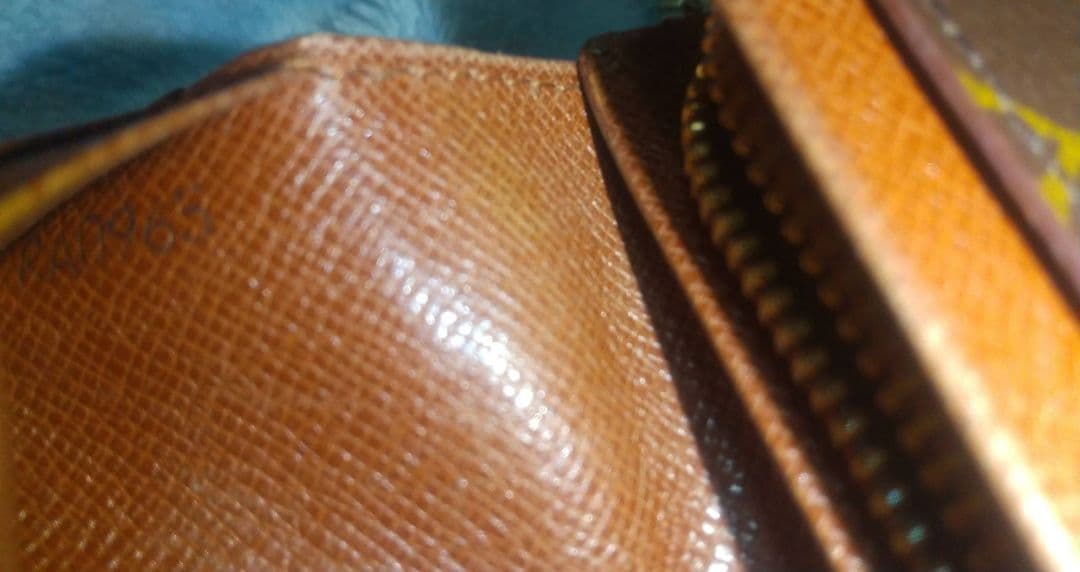 ルイヴィトン モノグラム L字ファスナー 二つ折り財布 メンズ＆レディース