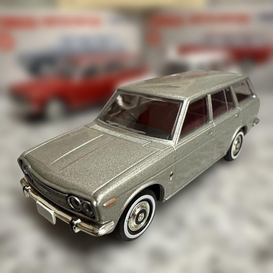 トミカリミテッドヴィンテージダットサンブルーバード3台セット