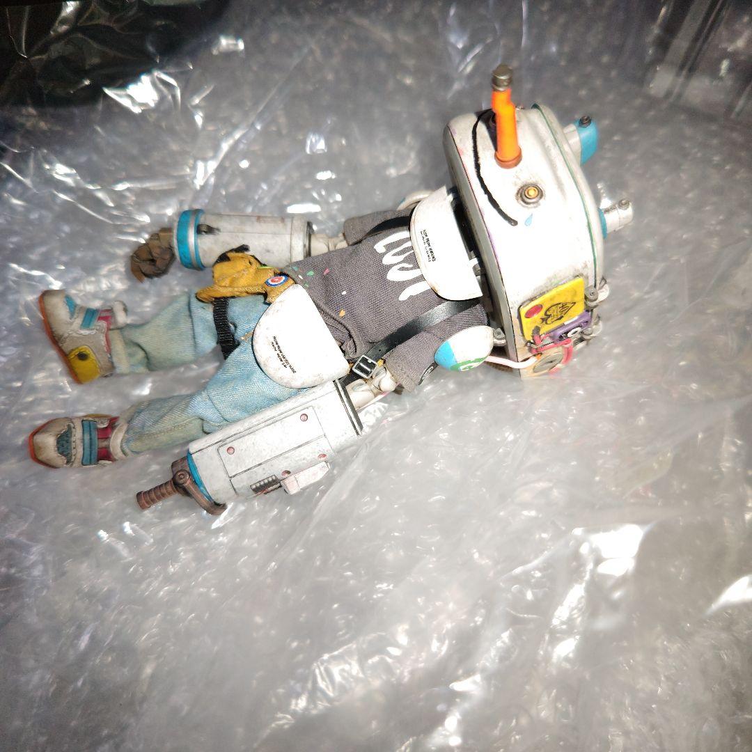 DAMTOYS　ジャンプスノーマン　フィギュア