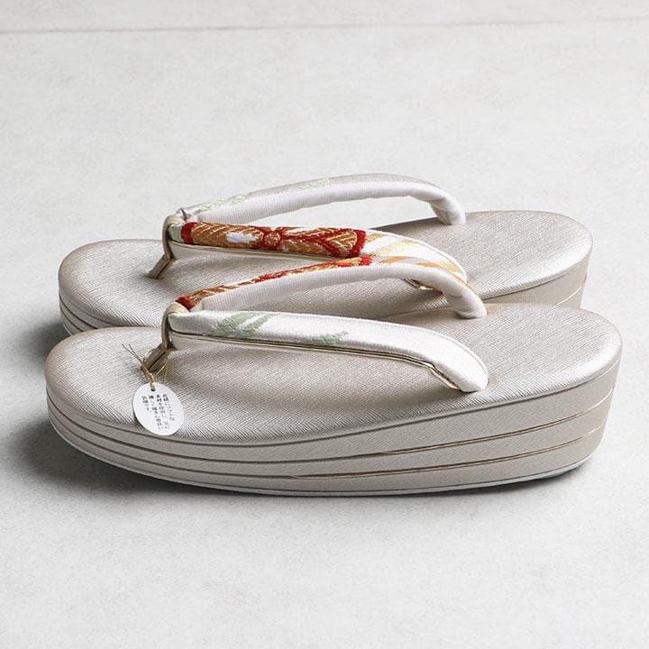 【新品】世美庵 謹製 正絹 西陣織草履バッグセット 24cm 古典柄 03217