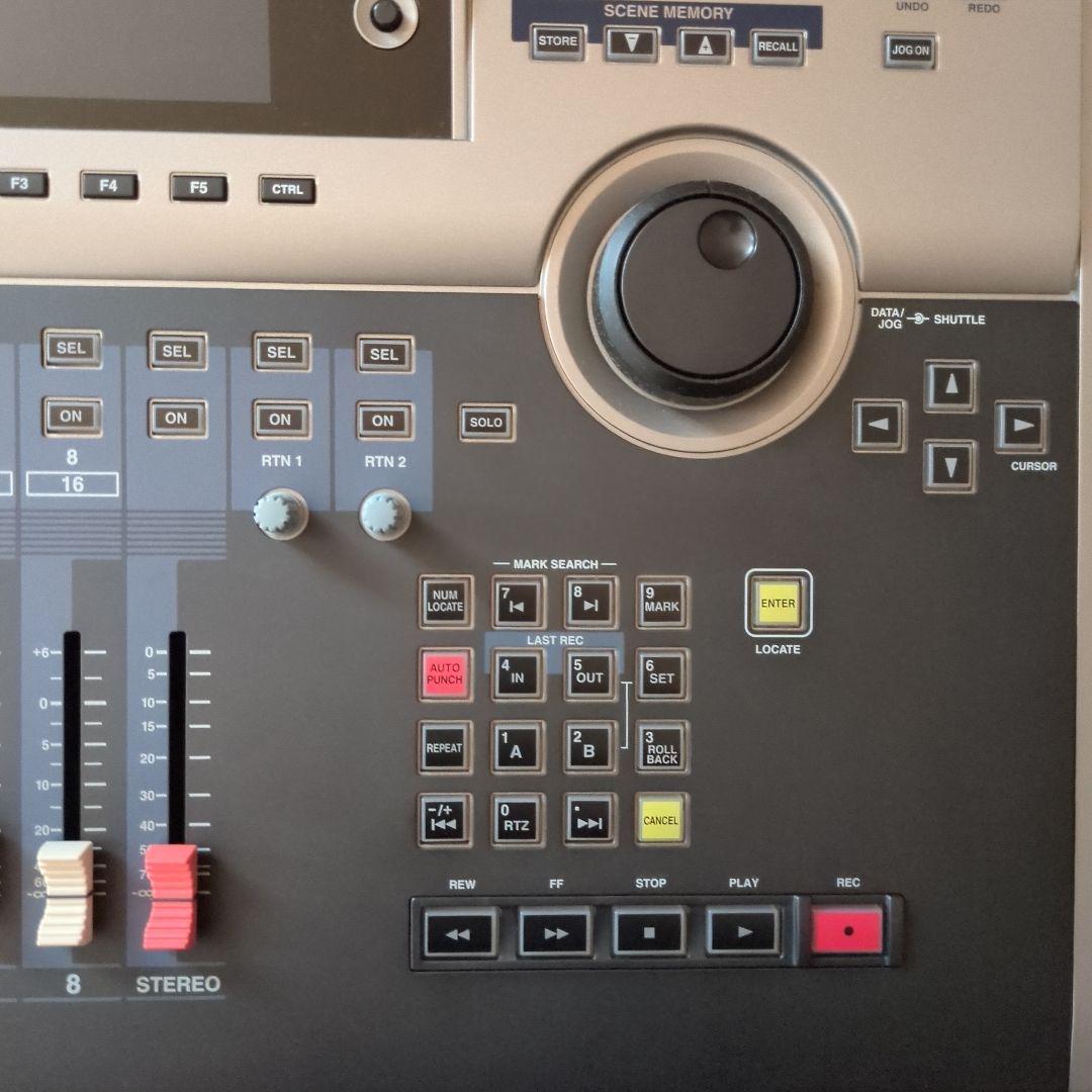 ヤマハ 　マルチトラックレコーダー　aw2816