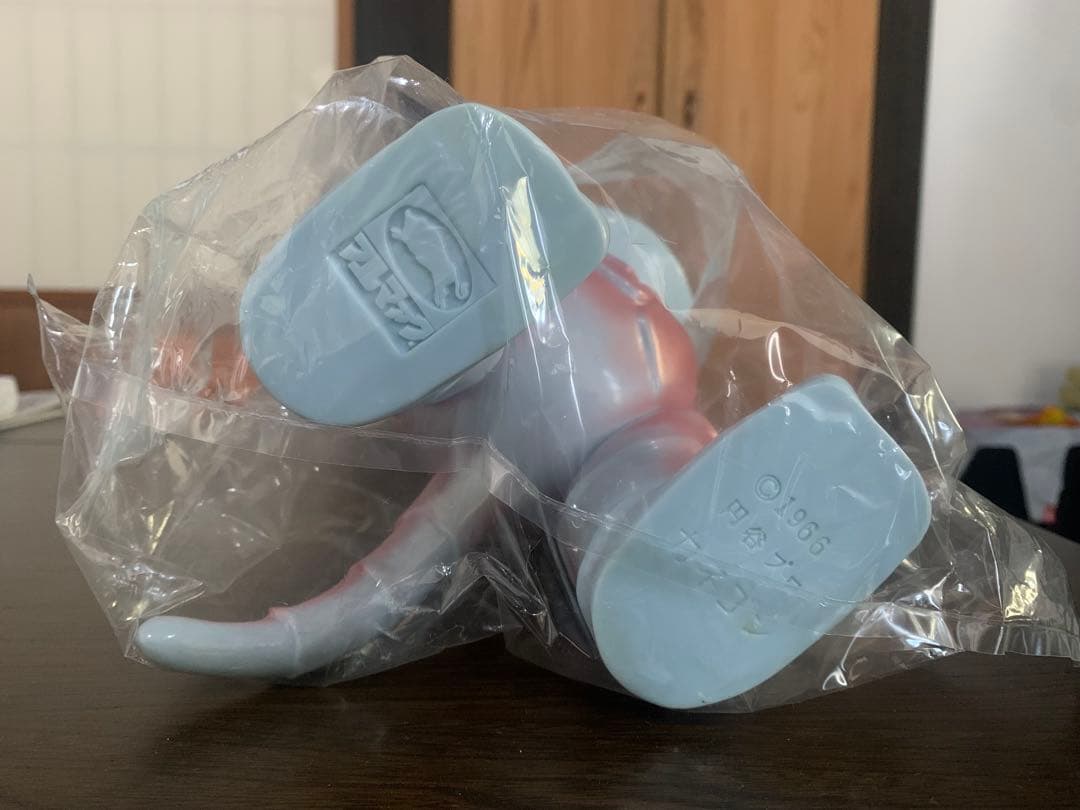 ブルマァク ジャイアントカネゴン ハワイバージョンカラー ソフビ