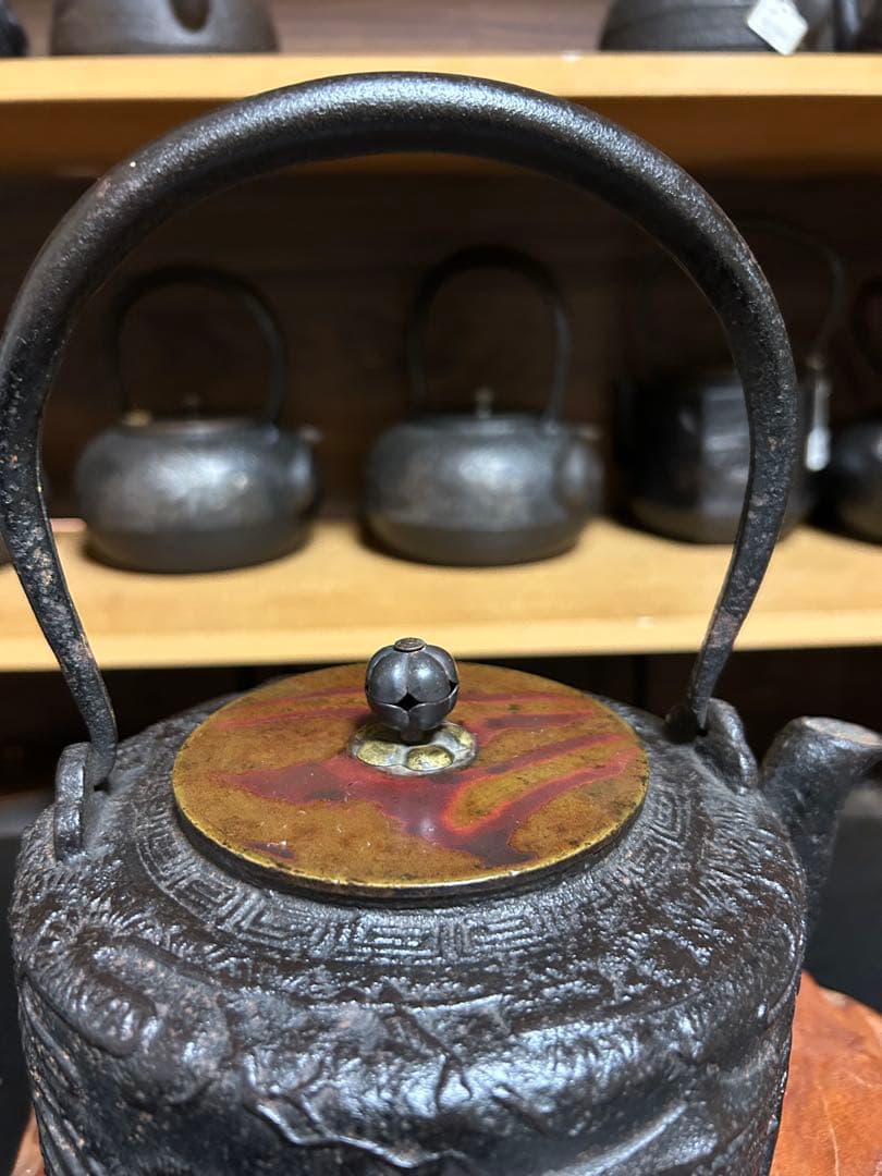 龍文堂造　道安型　金閣寺　唐草模様　鉄瓶 古美術 金属工芸 時代物 煎茶道具