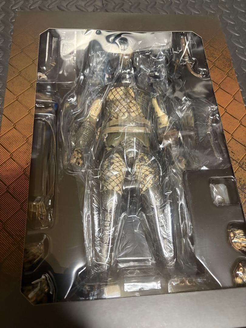 ホットトイズ MMS233 エルダープレデター