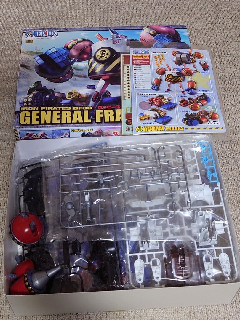 バンダイワンピースプラモデル６個＋２個(１つ組済１つ組み途中)大量セット⑰計８個