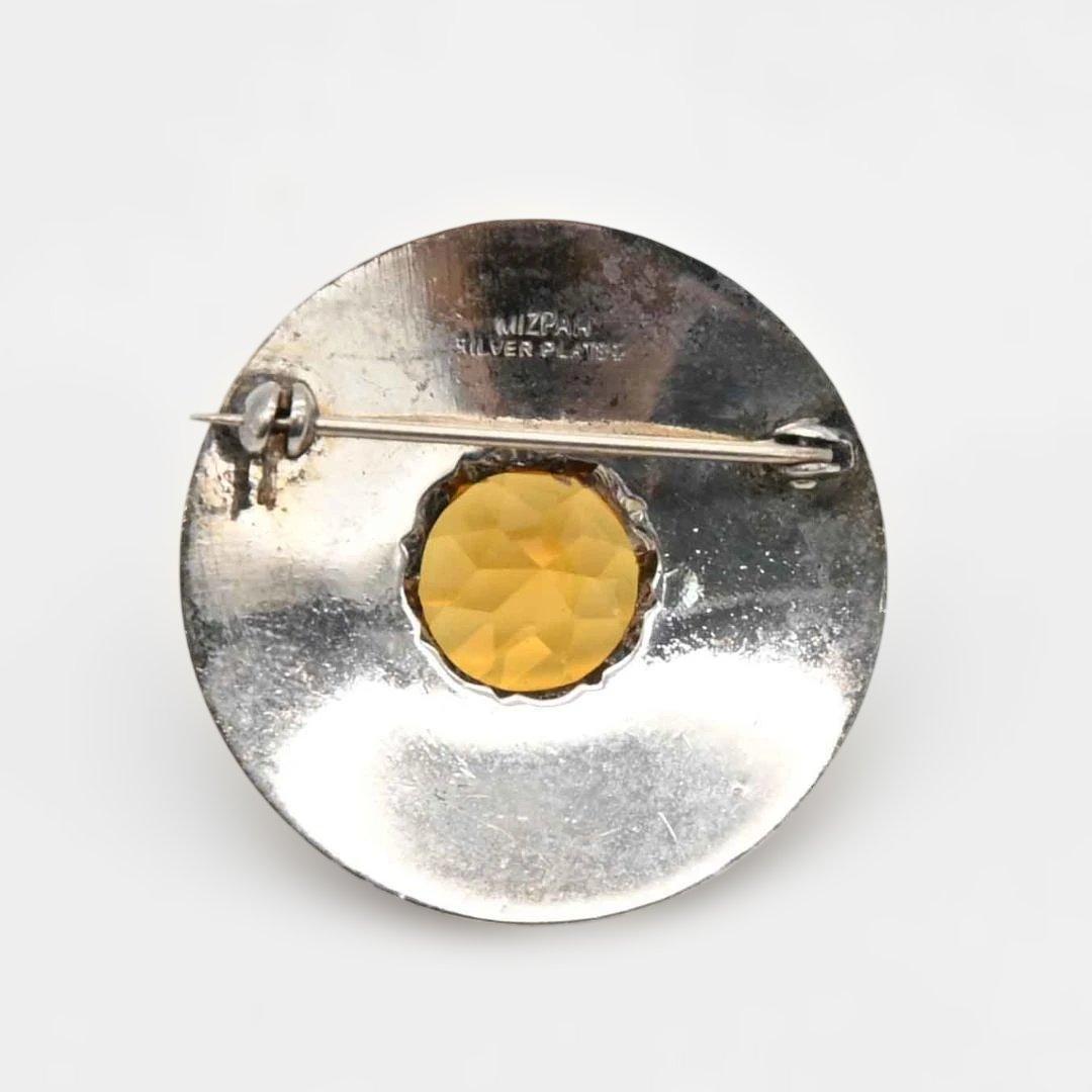 ケルトのブローチ　渦巻き紋様 水晶 シルバーメッキ MIZPAH社　s0905