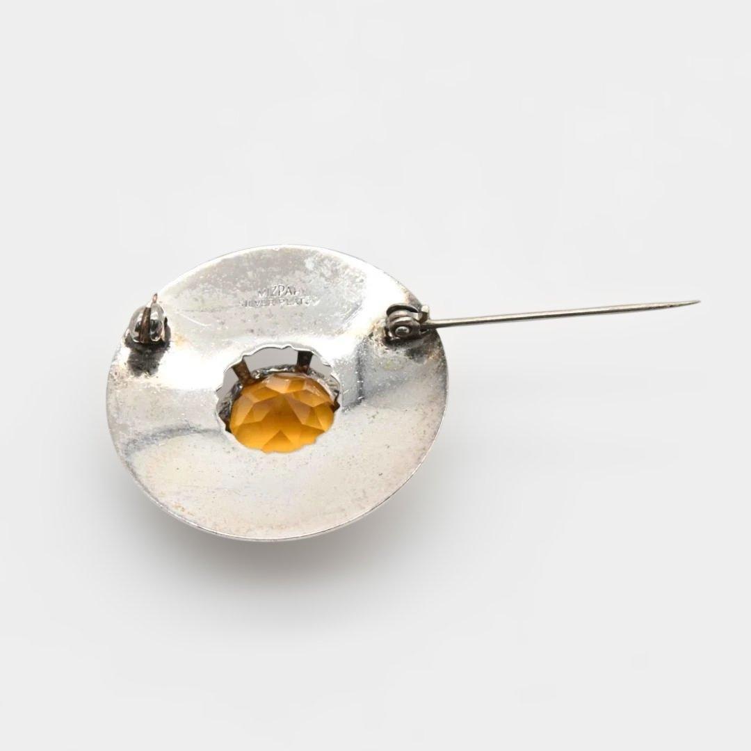 ケルトのブローチ　渦巻き紋様 水晶 シルバーメッキ MIZPAH社　s0905