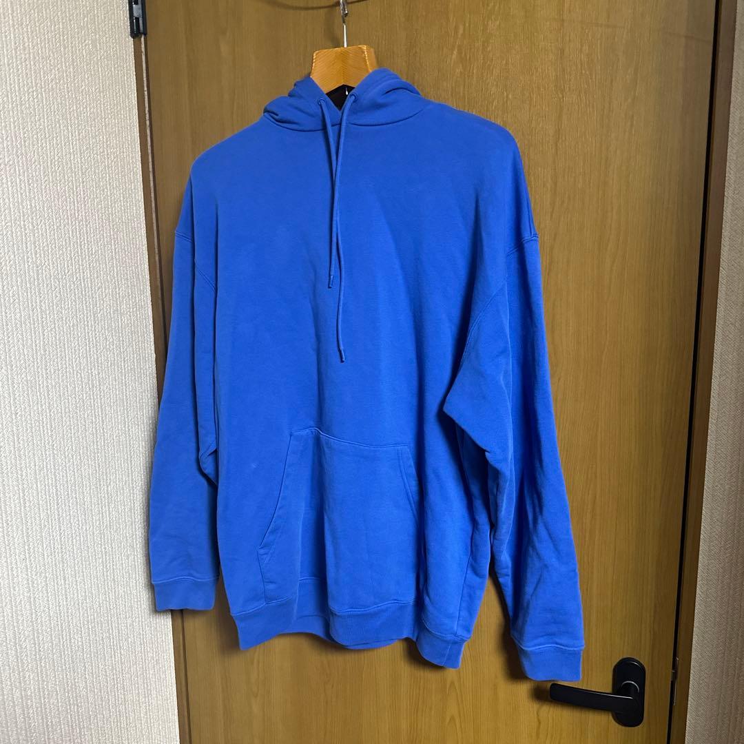 本日限定価格　バレンシアガ　パーカー