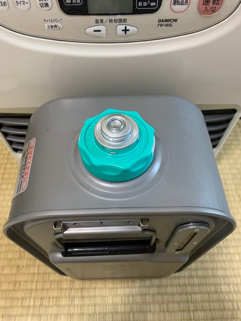 ダイニチ工業製の石油ファンヒーター「ブルーヒーター FW-465L」