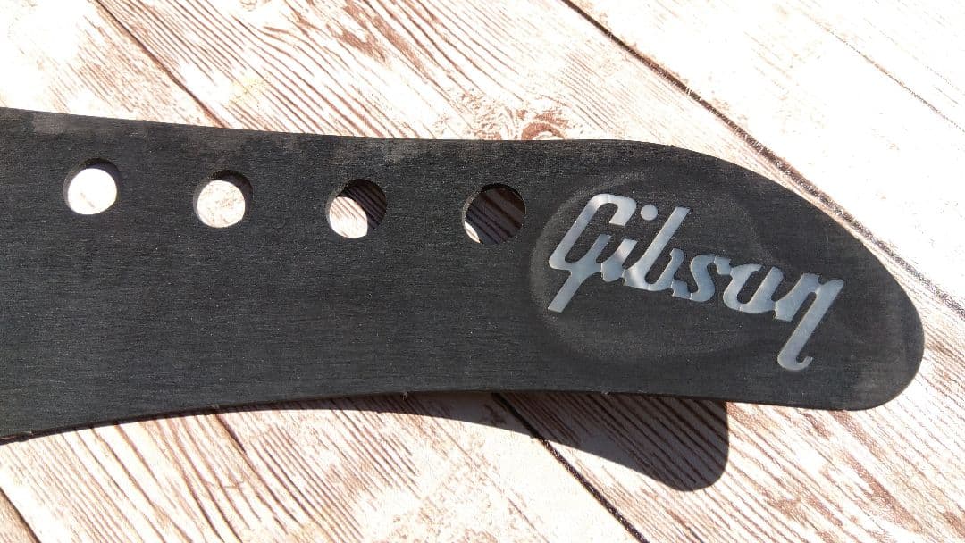 Gibson 純正　エキスプローラー　ツキ板＆白蝶貝ロゴ　ファクトリーオリジナル