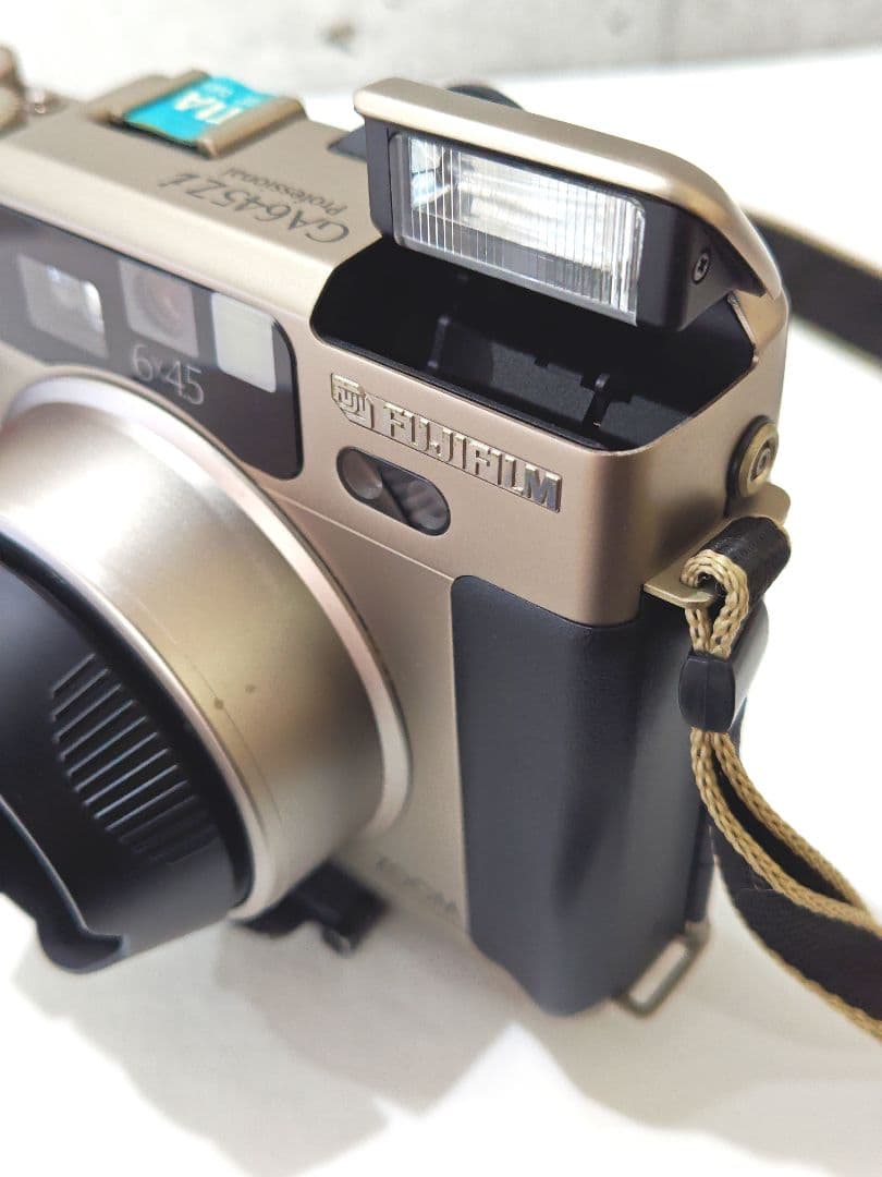 2060 FUJIFILM GA645zi　フィルムカメラ 最終‼️