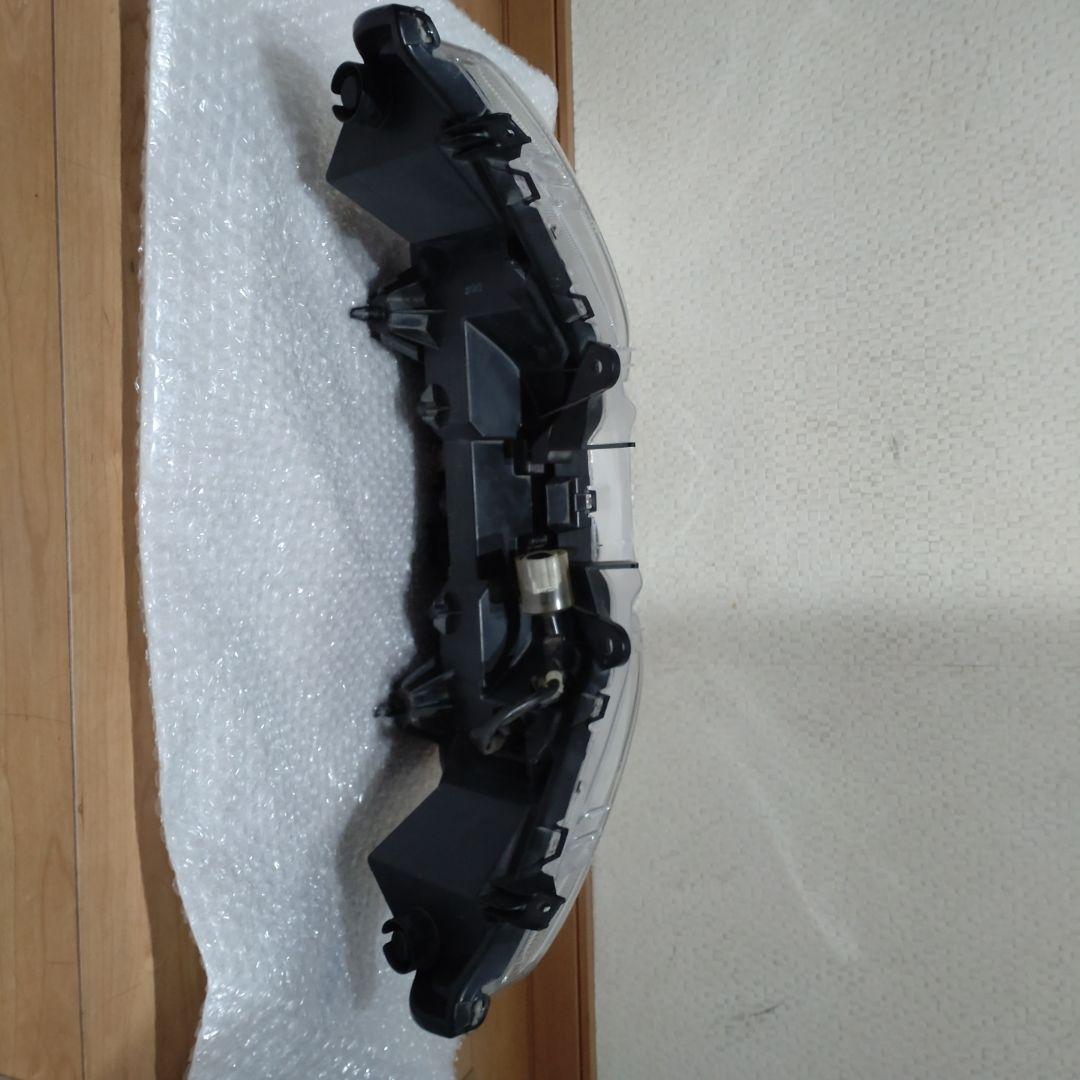 ホンダ 中古　pcx ヘッドライトアッシ　3310-k35-v01