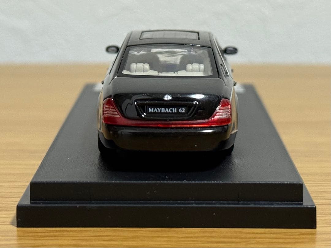 メルセデス マイバッハ 1/64 Mercedes Maybach62 ミニカー
