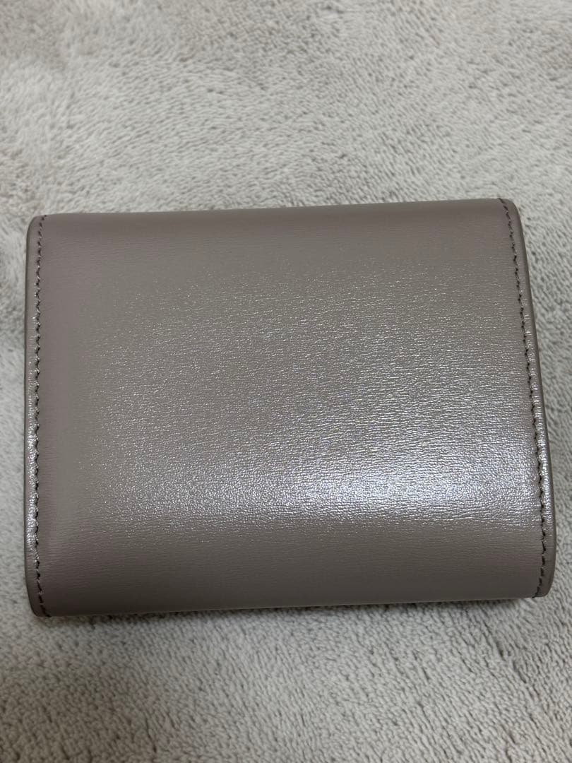 CELINE コンパクト財布　Small Tri-Fold Pebble