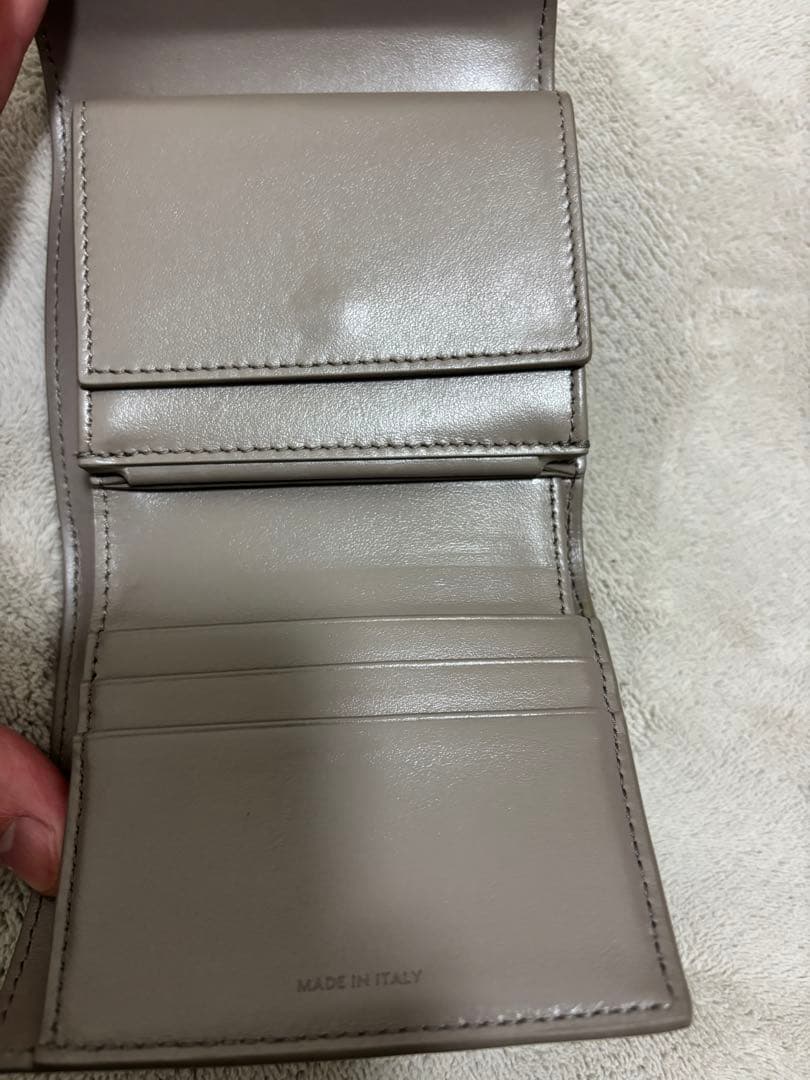 CELINE コンパクト財布　Small Tri-Fold Pebble
