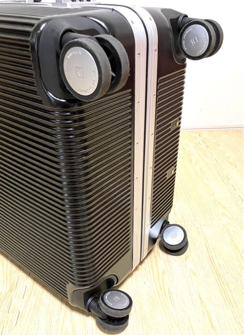 大容量105L TSAダブルロック 送料無料 スイスミリタリー プレミアム