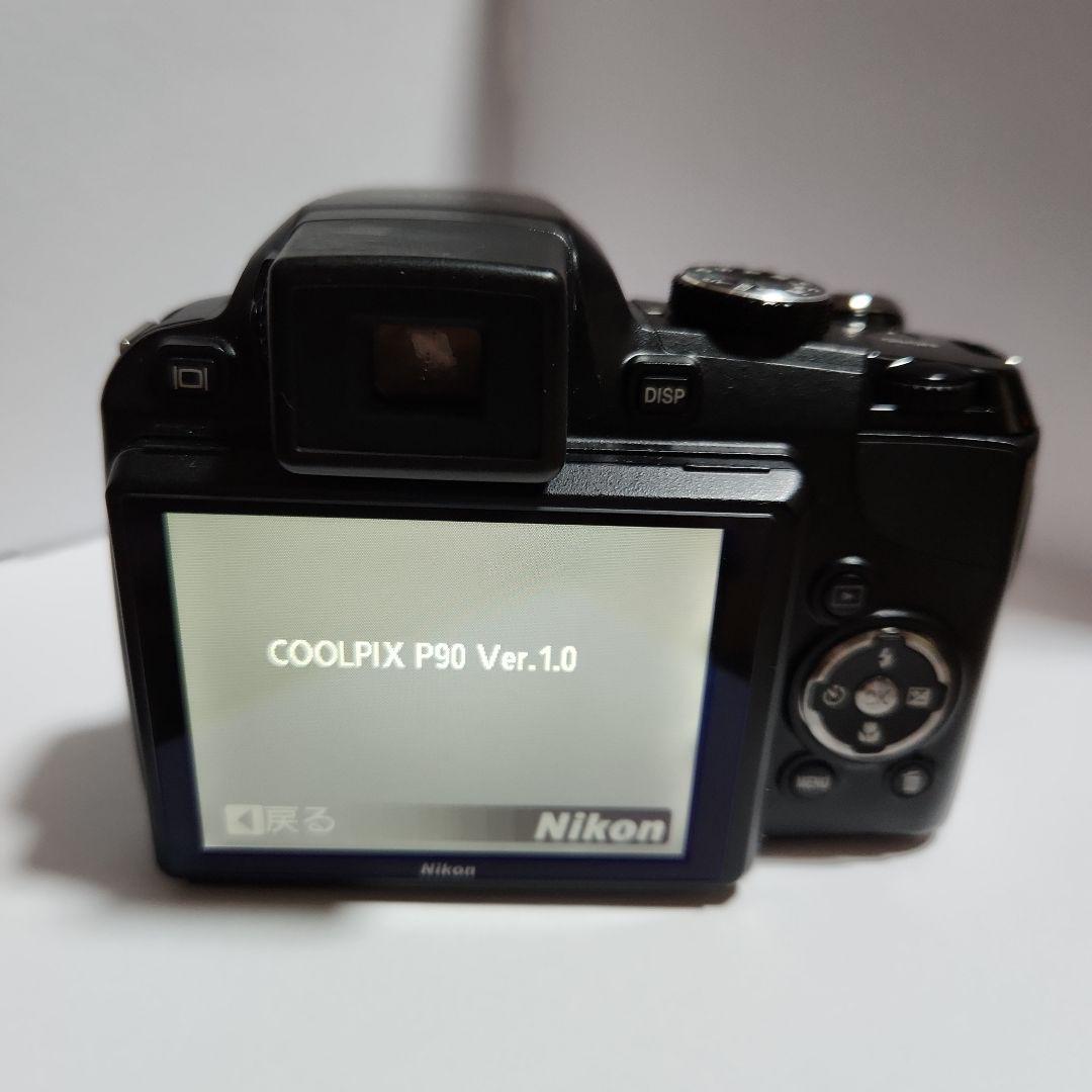 Nikon Coolpix P90 本体と付属品
