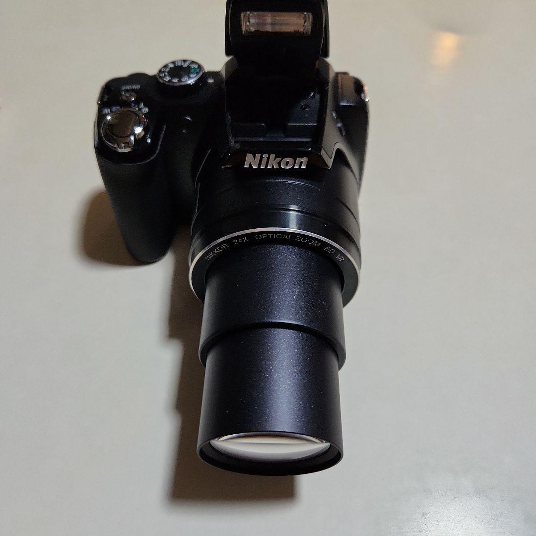 Nikon Coolpix P90 本体と付属品