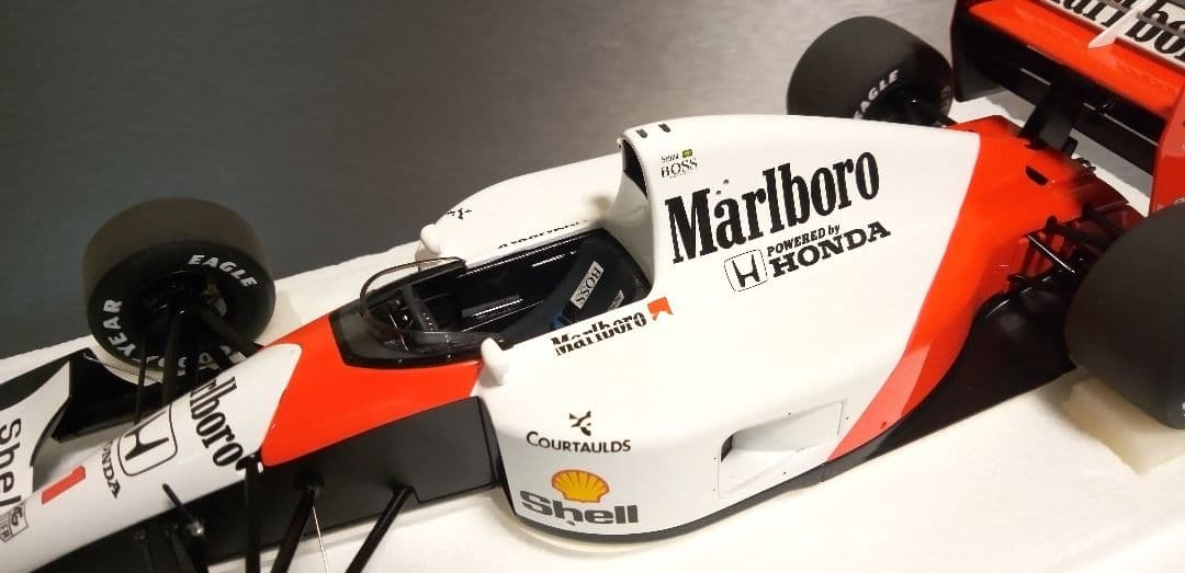 オートアート 1/18 マクラーレン MP4/6 A.セナ ミニチャンプス