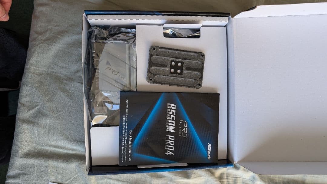 マザーボード ASRock B550M Pro4