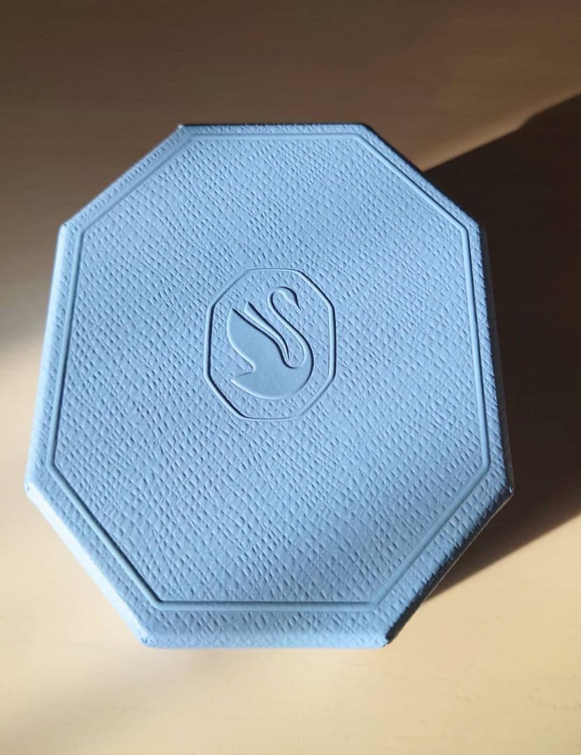 【週末セール！】SWAROVSKI 時計 電池稼働中 サファイアガラス スイス製