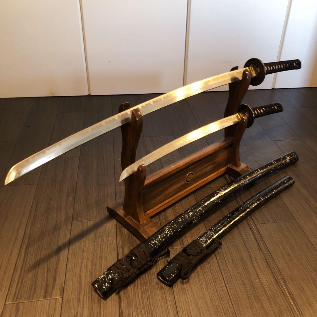 高級模造刀　優乱刃紋　大小セット　黒拵え　太刀　脇差　大小セット