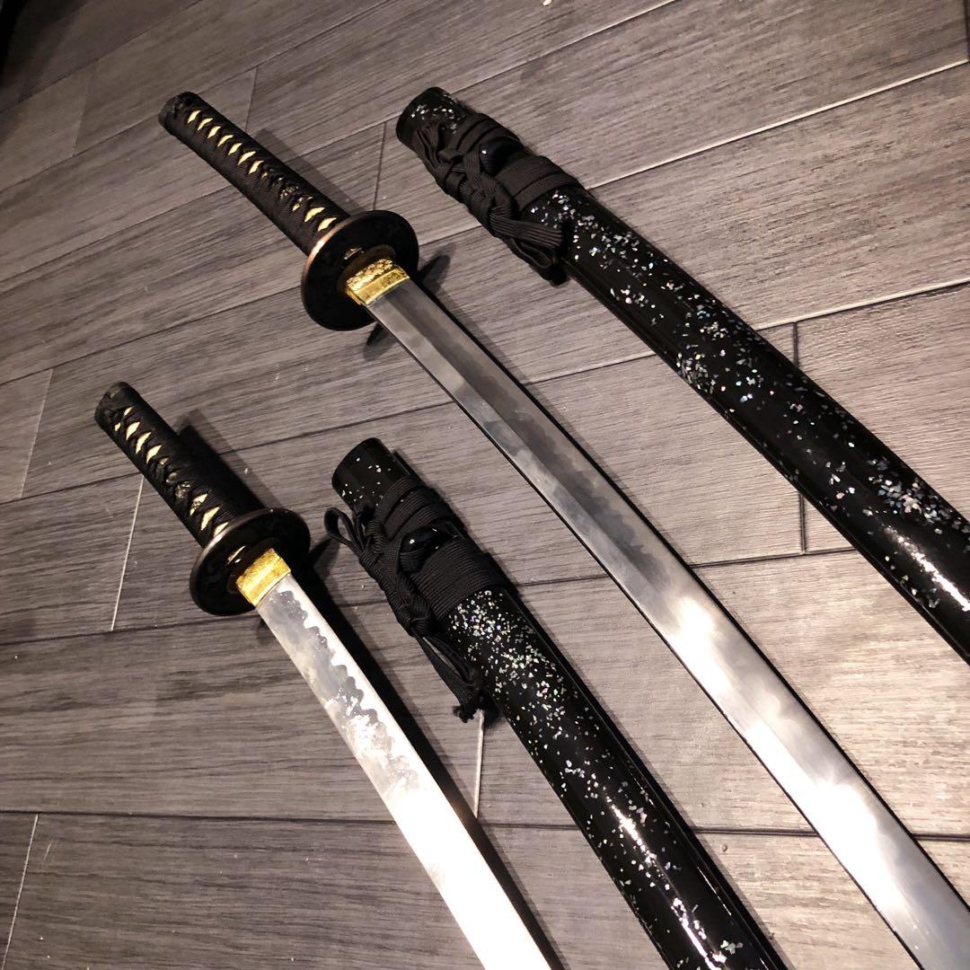 高級模造刀　優乱刃紋　大小セット　黒拵え　太刀　脇差　大小セット