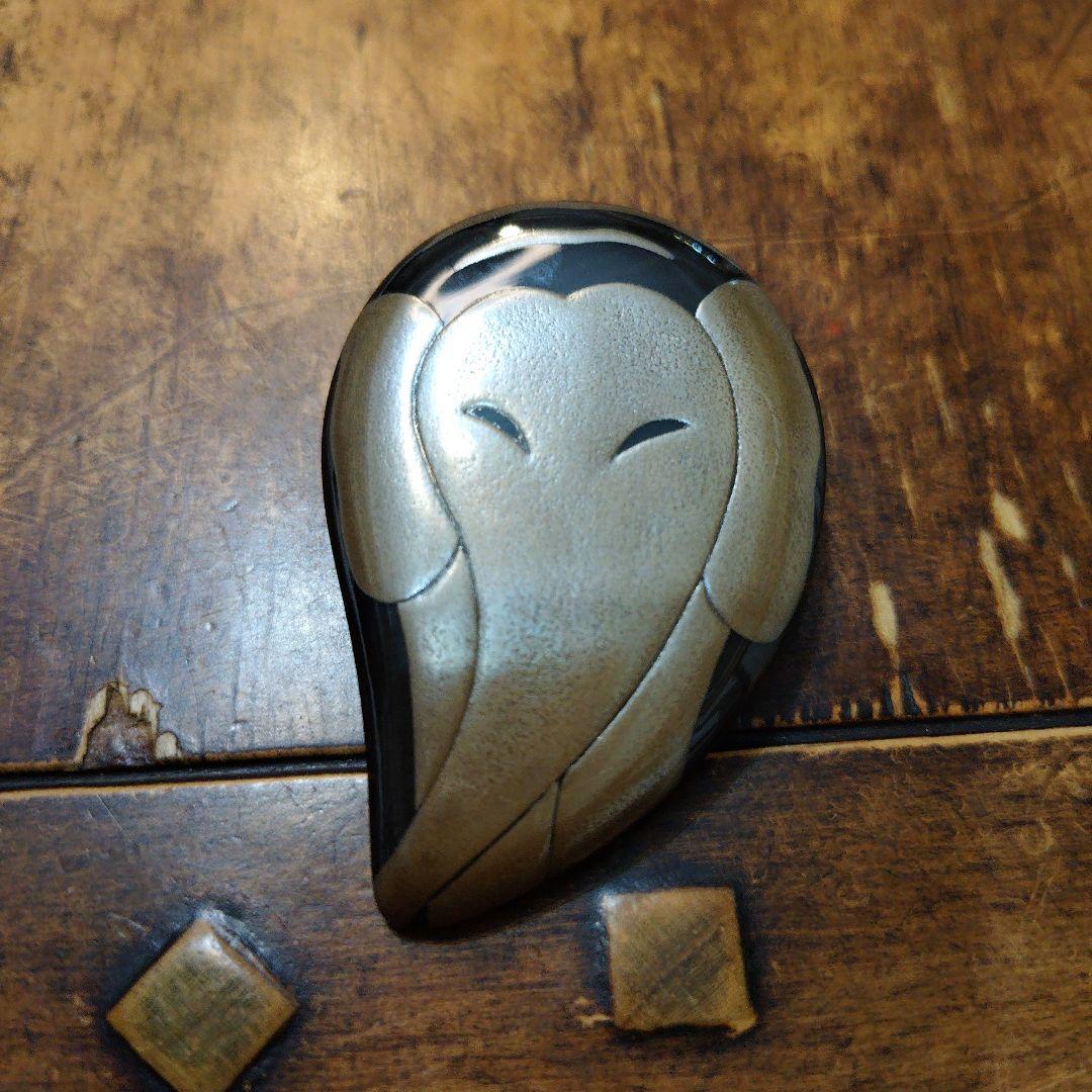 松田祥幹さんの蒔絵ブローチ兼用ペンダント　水牛の角　銀　シルバー　漆