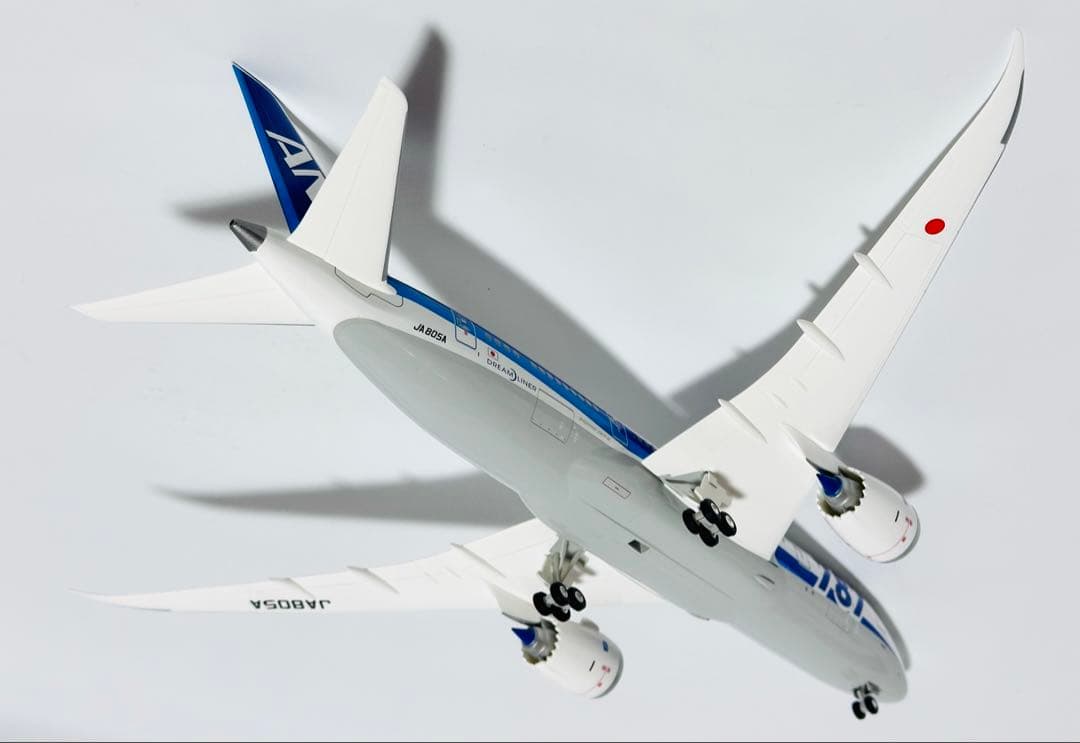 全日空商事 1/200 ANA B787-8 滑走路パネル付き NH20055