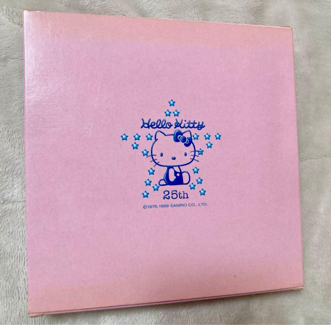 サンリオ キティ25周年アニバーサリー缶記念バッチ【激 レア❗️】スワン