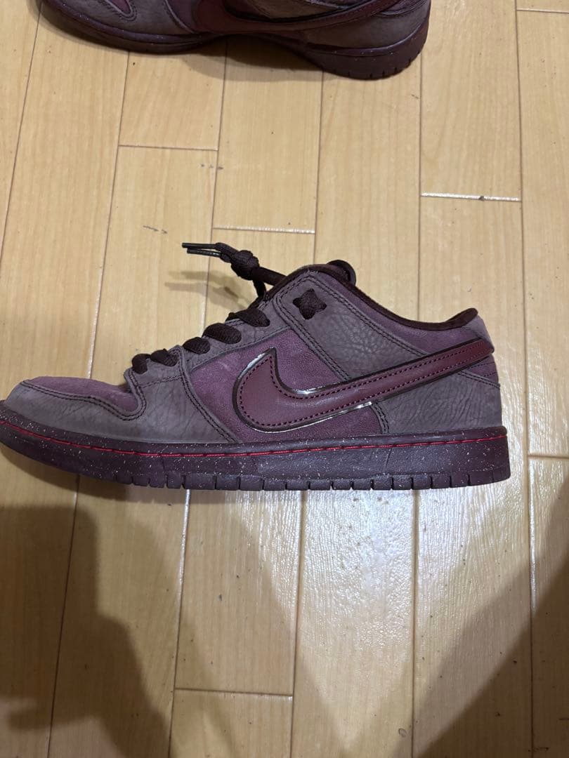 スケートボード NIKE SB DUNK LOW PRM \"City of Love\"28cm