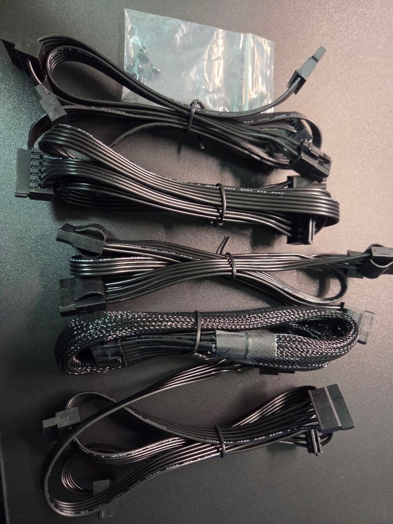 電源ユニット thermaltake TOUGHPOWER PF3 1050W