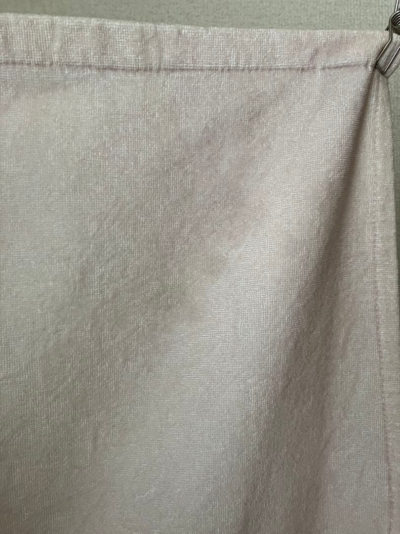 「穏やかな猫タオルケット」カネコアヤノ