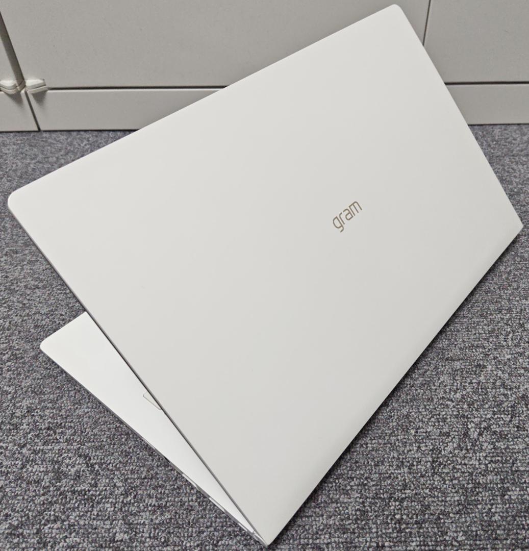 美品 LG gram15 core i5 新品SSD 500GB メモリ20GB