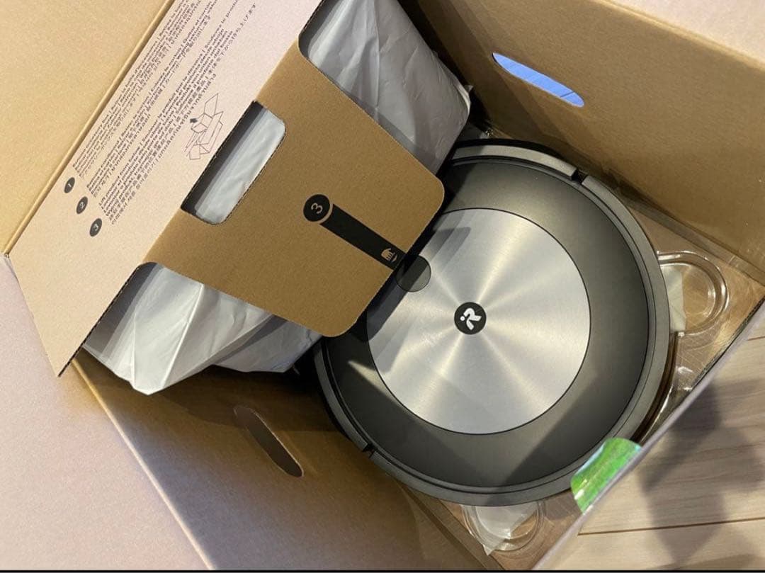 iRobot Roomba j7+ 自動ゴミ収集機能付き