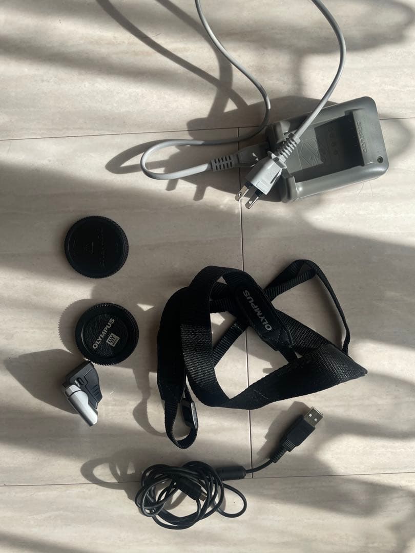 OLYMPUS PEN Lite E-PL6 ミラーレス14-42mmレンズ付