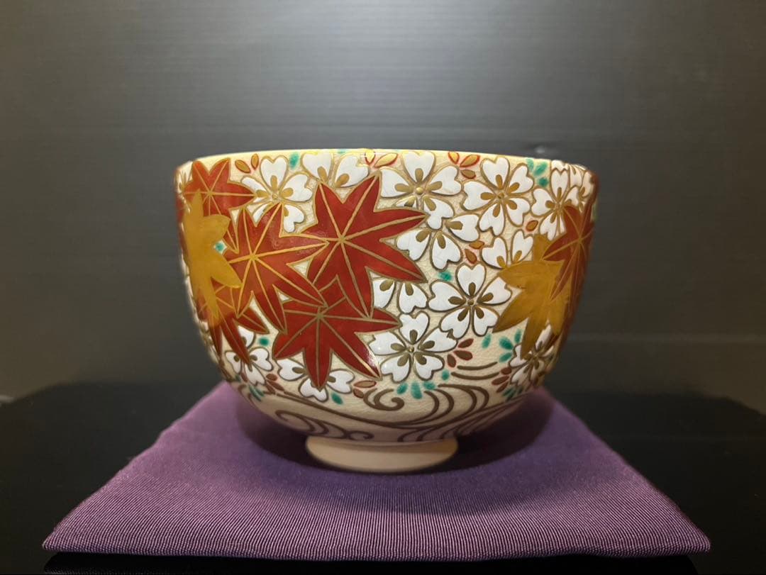 清閑寺杉田祥平　色絵流水に雲錦画茶碗