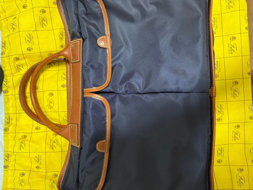 フェリージ ビジネスバッグ　Ferisi