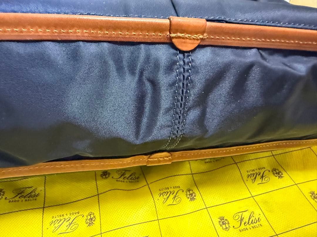 フェリージ ビジネスバッグ　Ferisi