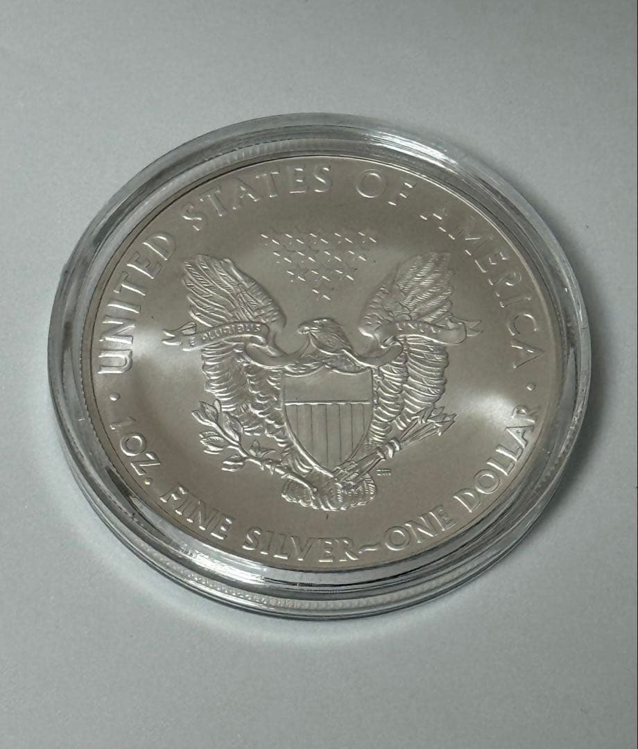 2010年歳アメリカ イーグル銀貨 1オンス リバティ 純銀