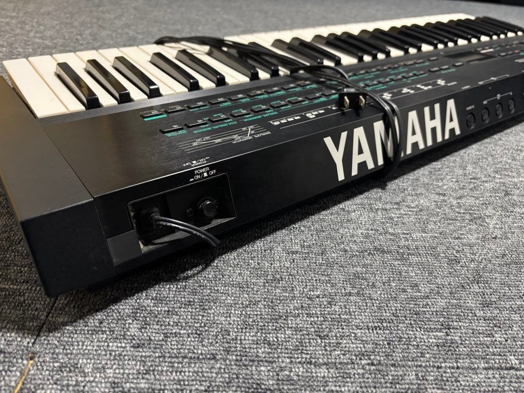 YAMAHA V2 キーボード シンセサイザー