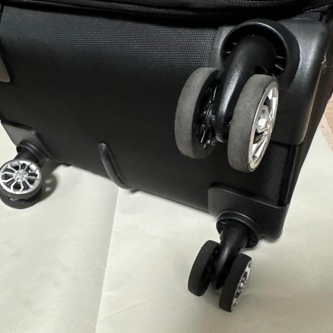 サムソナイトMOMENTUSスピナー 55/20　39L 機内可キャリーケース