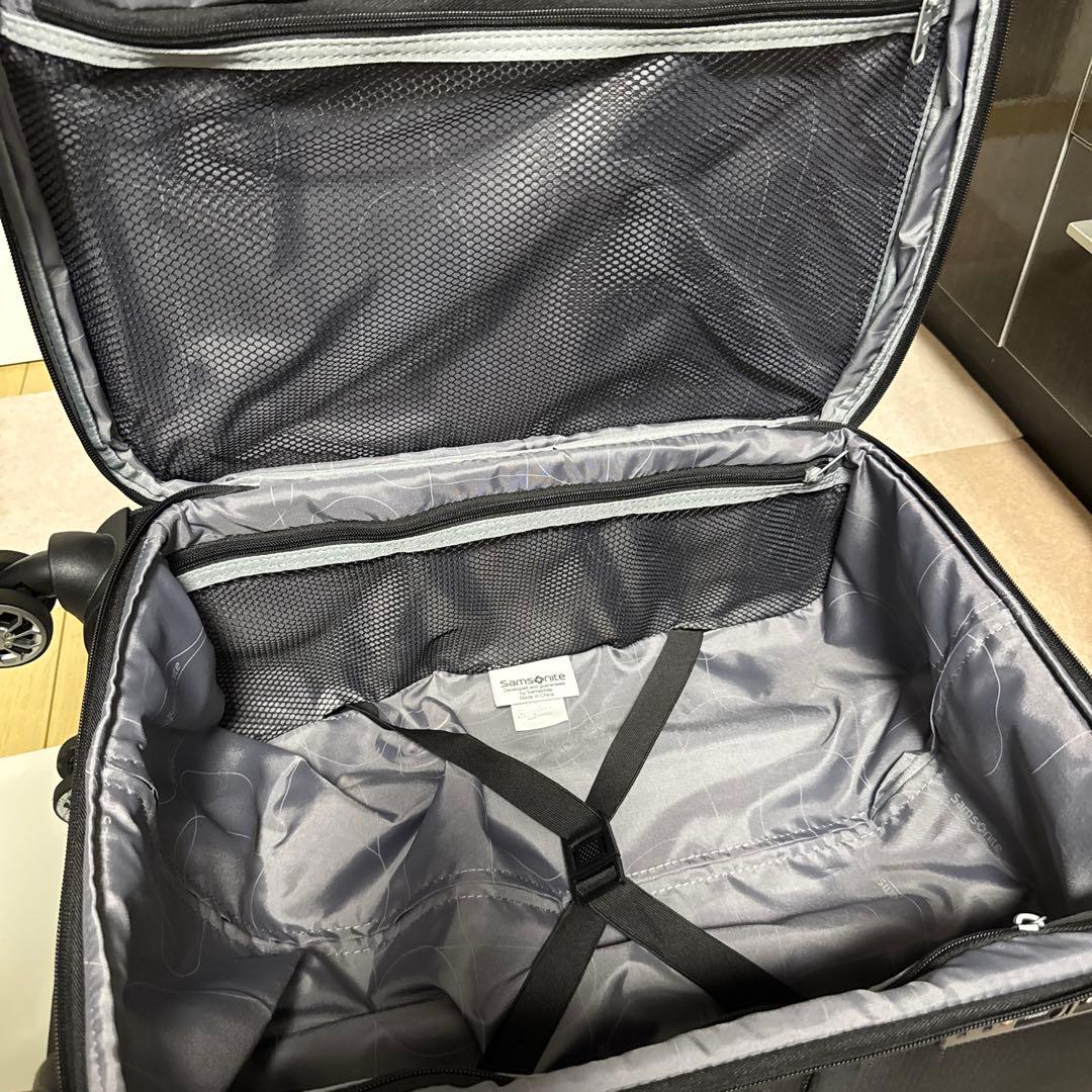 サムソナイトMOMENTUSスピナー 55/20　39L 機内可キャリーケース