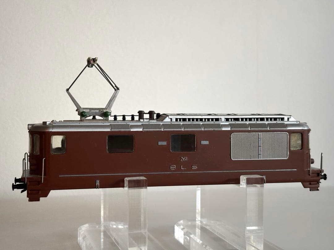 スイス　HAG社　HOゲージ　BLS Ae 4/4（261）　ボディ