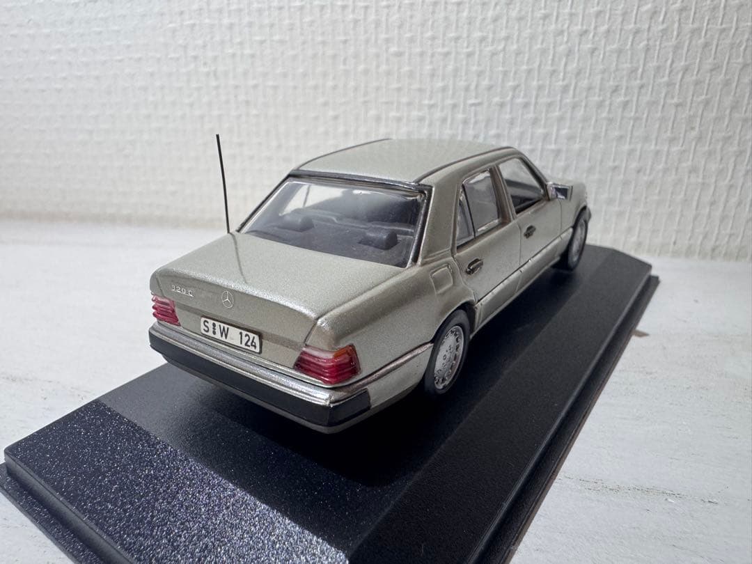 MINICHAMPS メルセデス・ベンツ 320 E1/43
