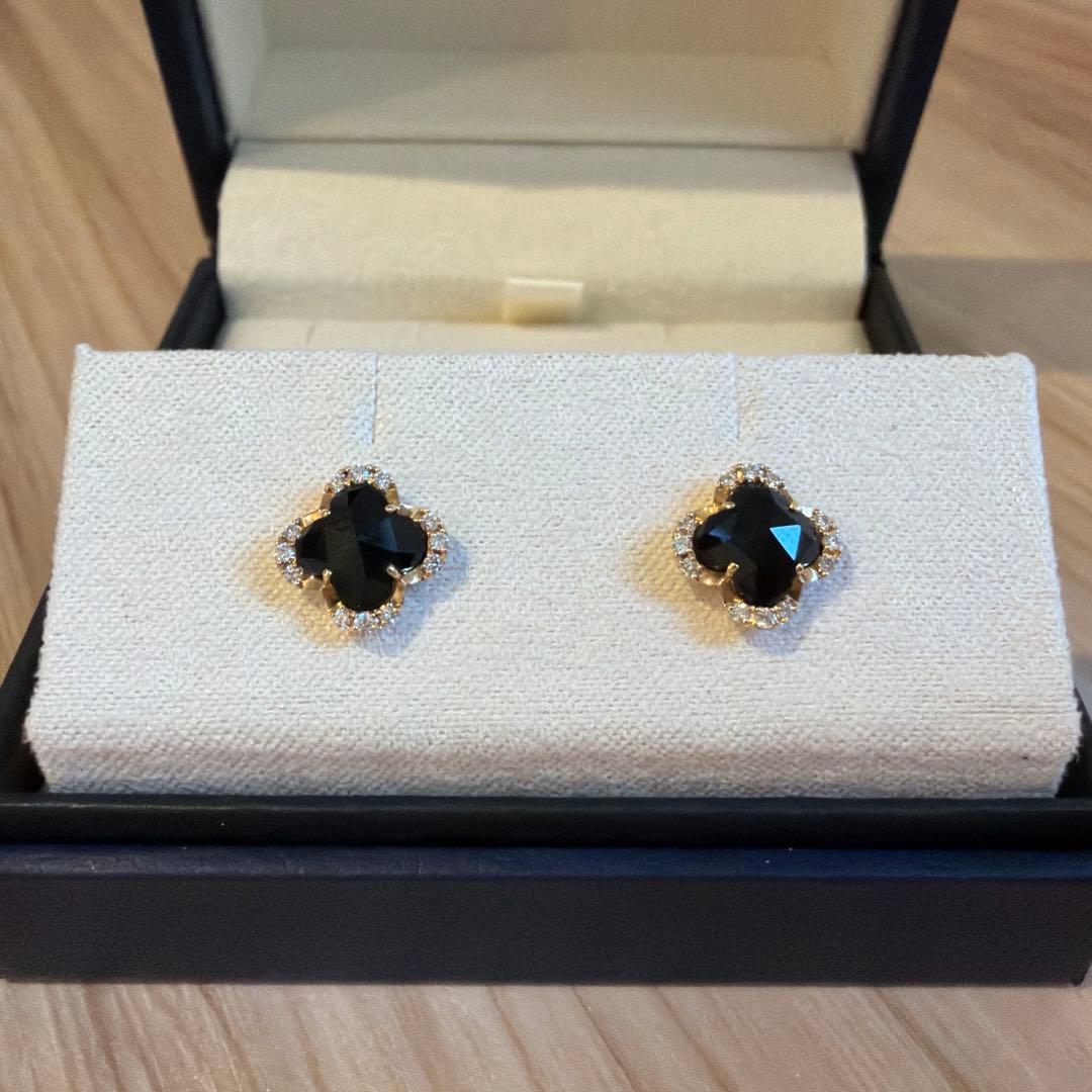 ヴァンドーム青山　ブラックカルセドニーピアス