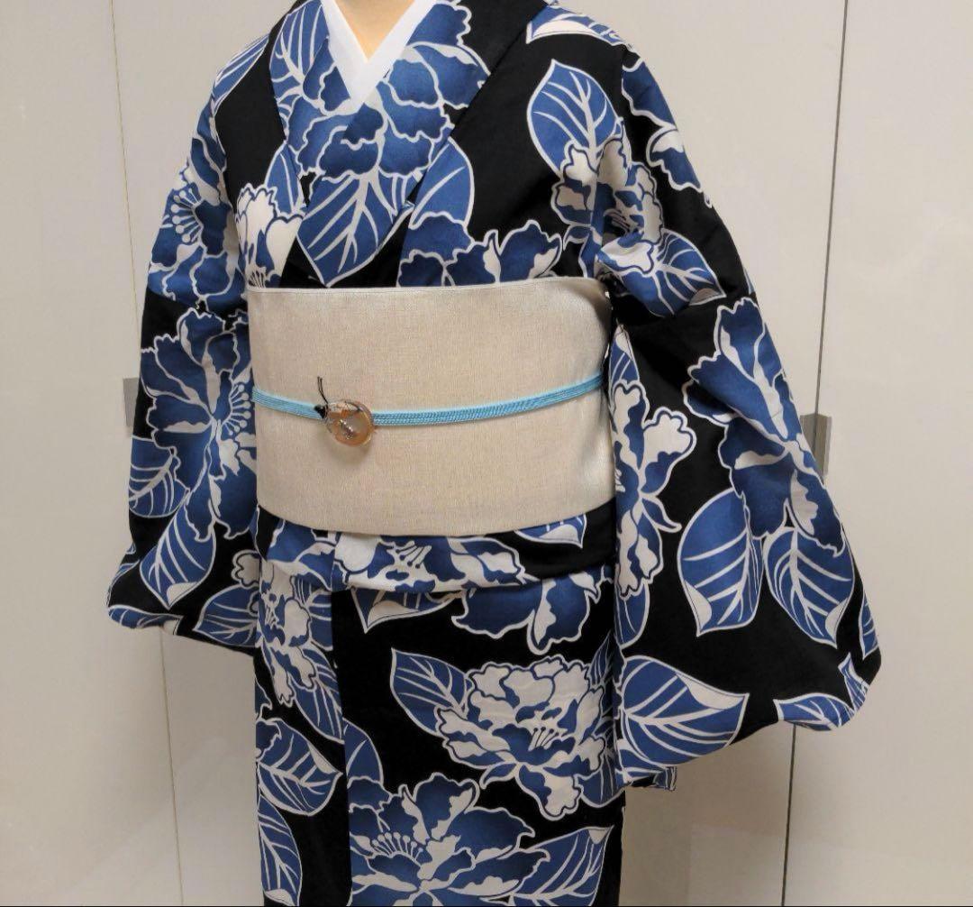 浴衣　ゆかた　ユカタ　サイズM クロ✖️ネイビー　花柄　浴衣単品