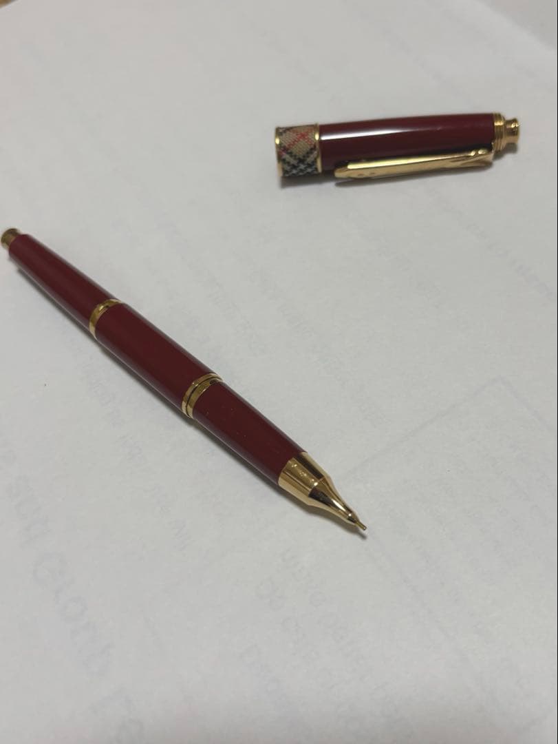 バーバリー　ケリー　レッド　シャープペンシル 0.5 Burberry