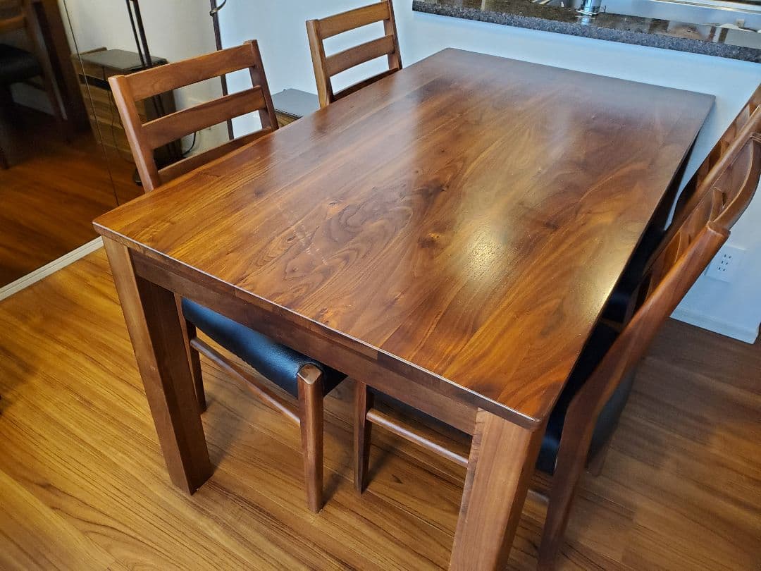 《完売》東京インテリア　ヴァレンティア/サマンサ ダイニングテーブル椅子4脚